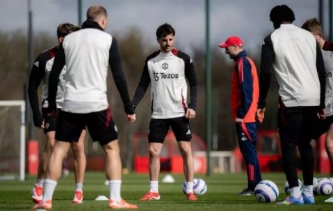 曼联近况：红魔主帅陷入争议