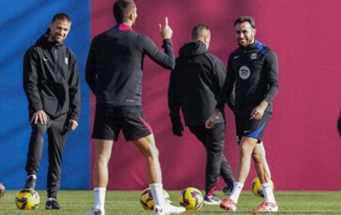 恭喜巴萨！三大引援稳固阵容，迎战马德里双雄，冲击三冠荣耀