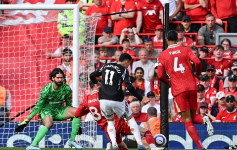 英超-迪亚斯破门梅里诺扳平+染红 利物浦2-2阿森纳