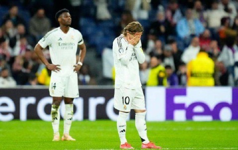 39岁魔笛双手捂脸！或已踢完皇马最后一场欧冠：大概率今夏会离队