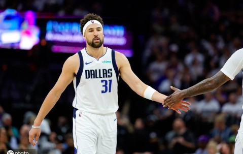 一雪前耻!克莱去年附加赛10中0 今日单节爆砍16分