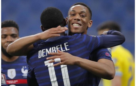 法甲焦点：巴黎3-1马赛，登贝莱30球里程碑闪耀，百达翡丽约之成真